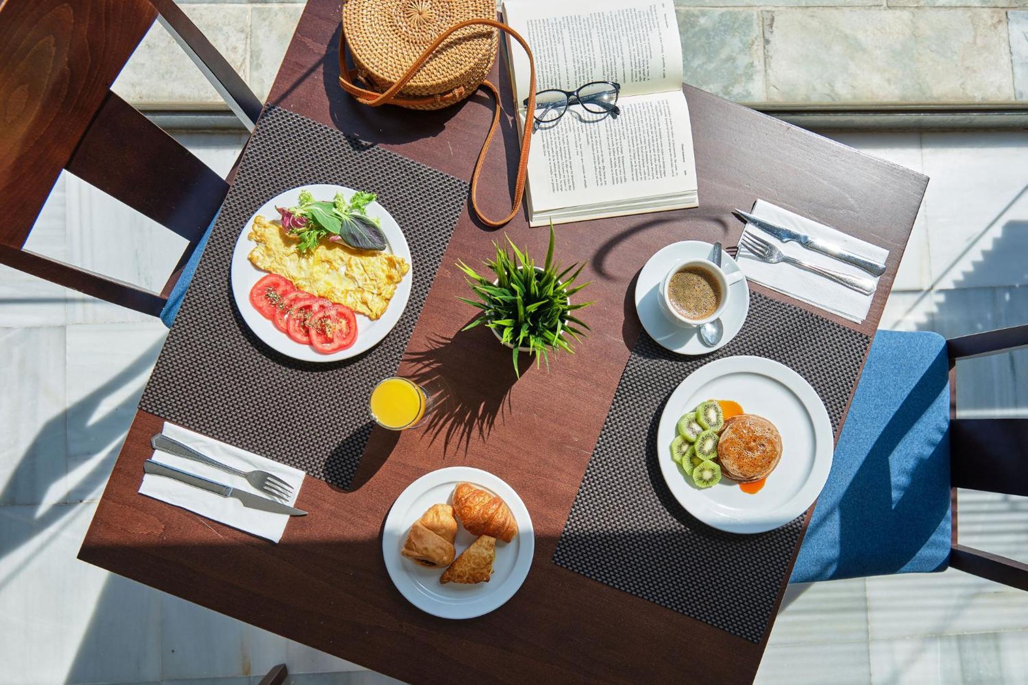 Hotel Illot Suites Cala Ratjada  Exterior photo