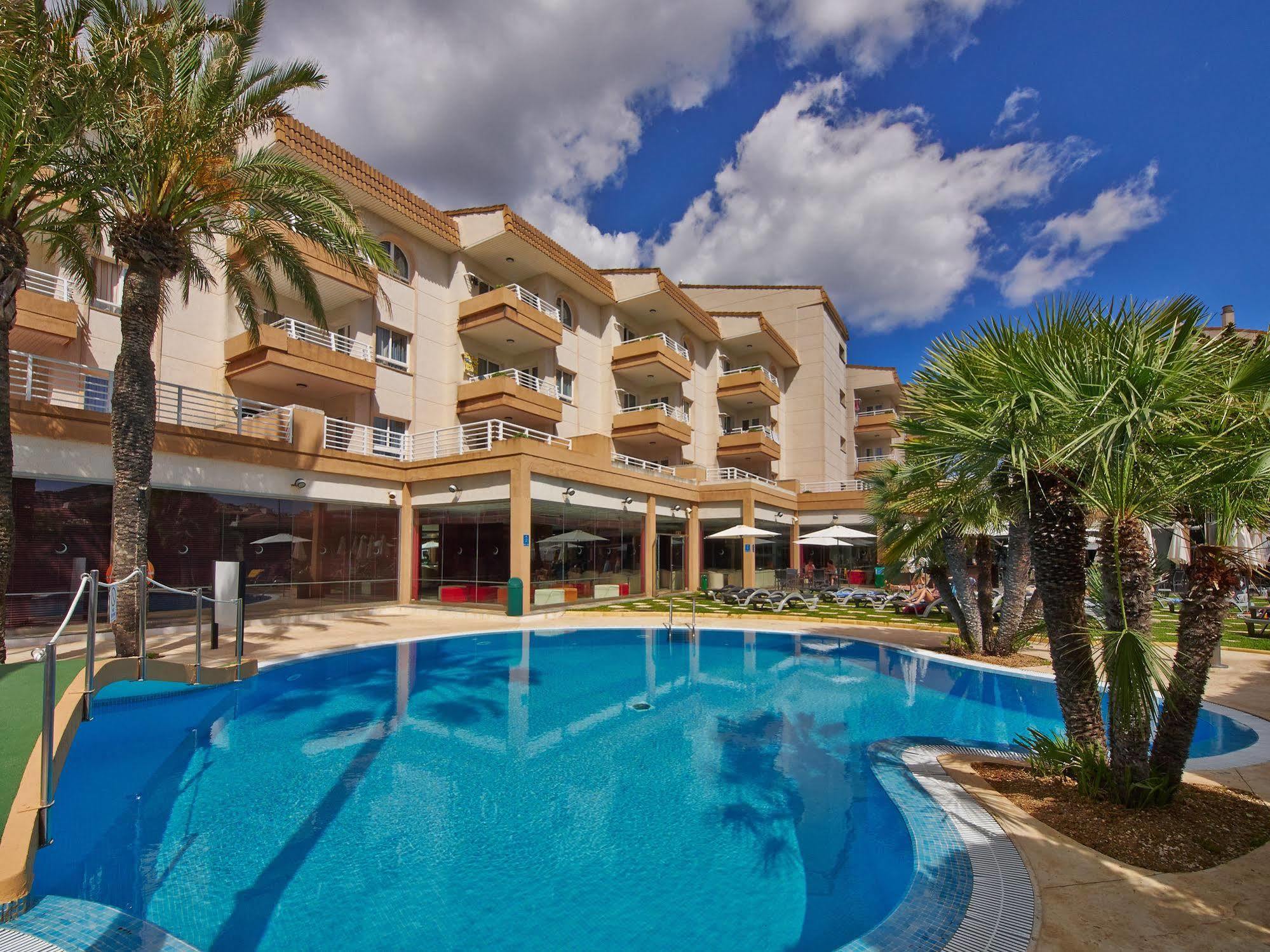 Hotel Illot Suites Cala Ratjada  Exterior photo